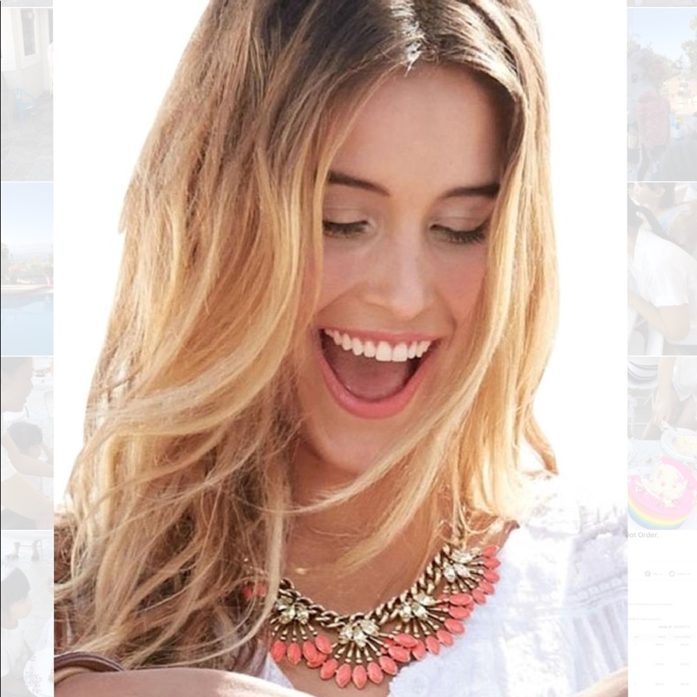 Stella & Dot Coral Cay Necklace